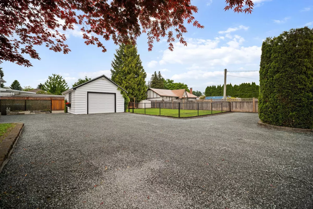 Living Room Photo of 46005 Riverside Drive, Chilliwack, BC