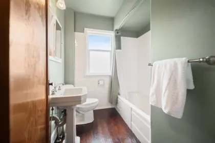 Guest Bathroom Photo of 46005 Riverside Drive, Chilliwack, BC