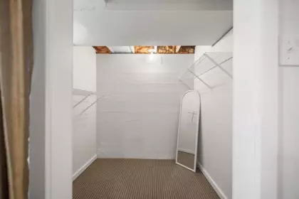 Hallway Photo of 46005 Riverside Drive, Chilliwack, BC