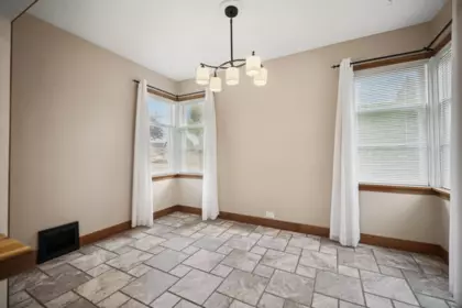 Primary Bathroom Photo of 46005 Riverside Drive, Chilliwack, BC