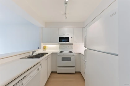 502 7380 Elmbridge Way, Richmond, BC, Richmond — Apartment/Condo for sale