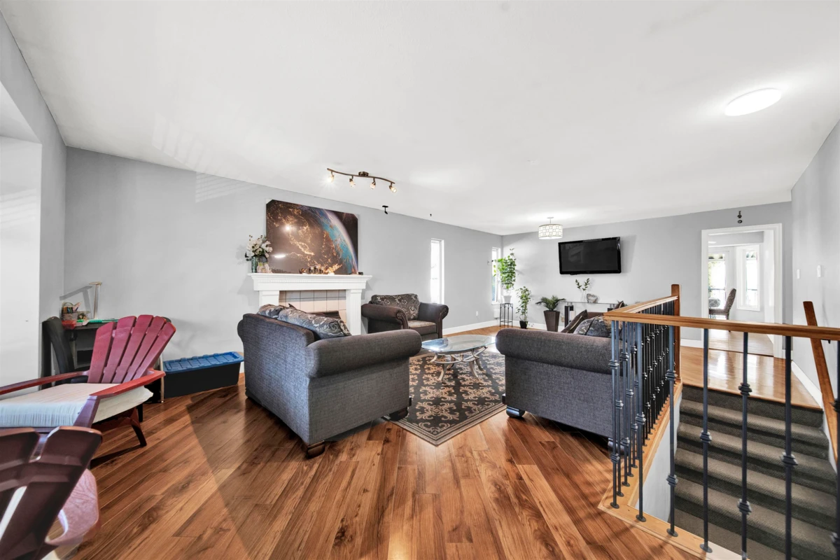 Dining Area Photo of 12288 233 Street, Maple Ridge, BC