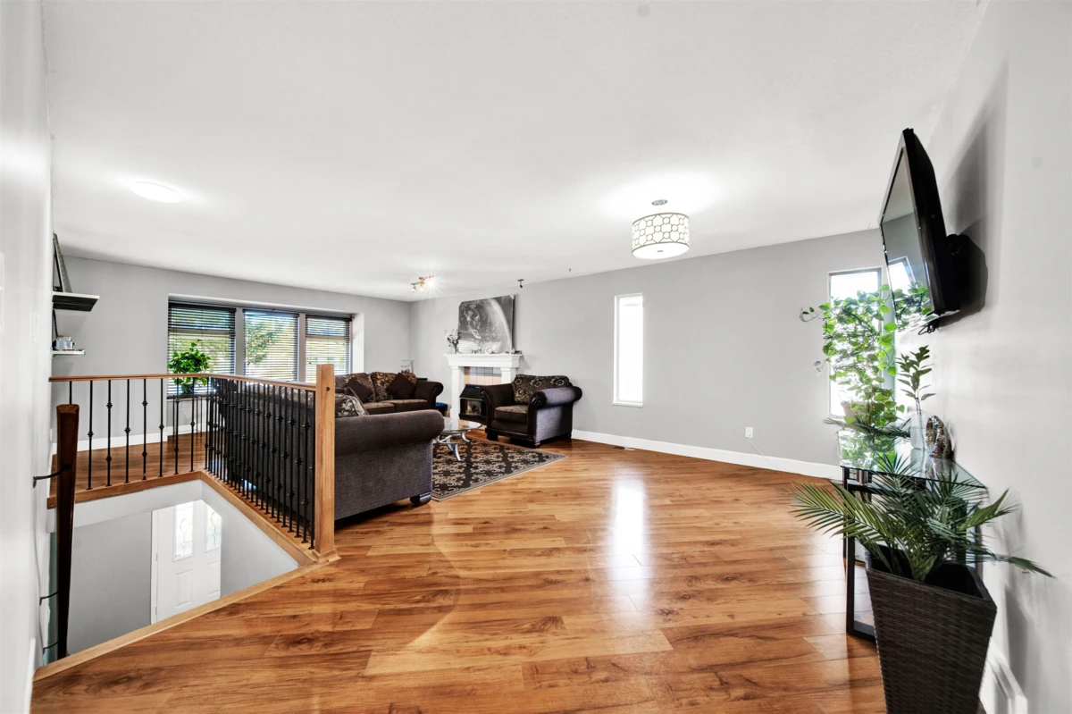 Family Room Photo of 12288 233 Street, Maple Ridge, BC