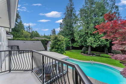 Entry Foyer Photo of 13688 32 Avenue, Surrey, BC