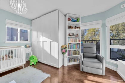 Entry Foyer Photo of 305 2110 Cornwall Avenue, Vancouver, BC
