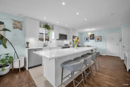 Guest Bathroom Photo of 305 2110 Cornwall Avenue, Vancouver, BC