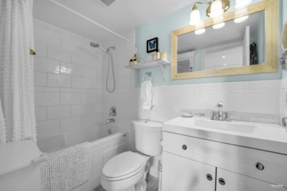 Office / Den Photo of 305 2110 Cornwall Avenue, Vancouver, BC