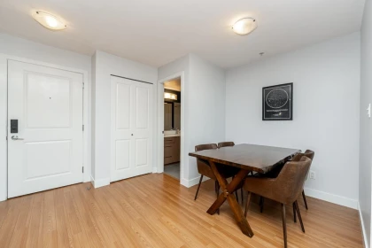 Breakfast Nook Photo of 218 15735 Croydon Drive, Surrey, BC