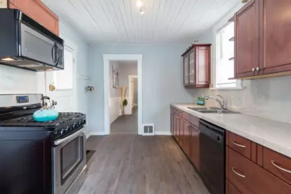 Primary Bathroom Photo of 136 W 12th Avenue, Vancouver, BC