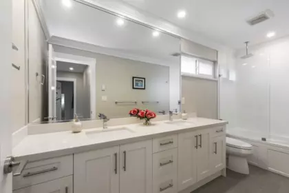 Entry Foyer Photo of 9683 155b Street, Surrey, BC