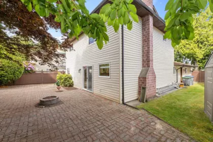 Front Yard Photo of 9683 155b Street, Surrey, BC