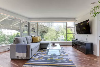 Breakfast Nook Photo of 505 1006 Beach Avenue, Vancouver, BC