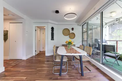 Kitchen Island Photo of 505 1006 Beach Avenue, Vancouver, BC