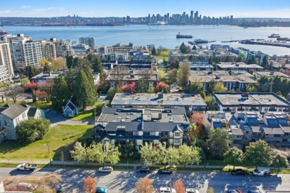 Front Yard Photo of 207 235 W 4th Street, North Vancouver, BC
