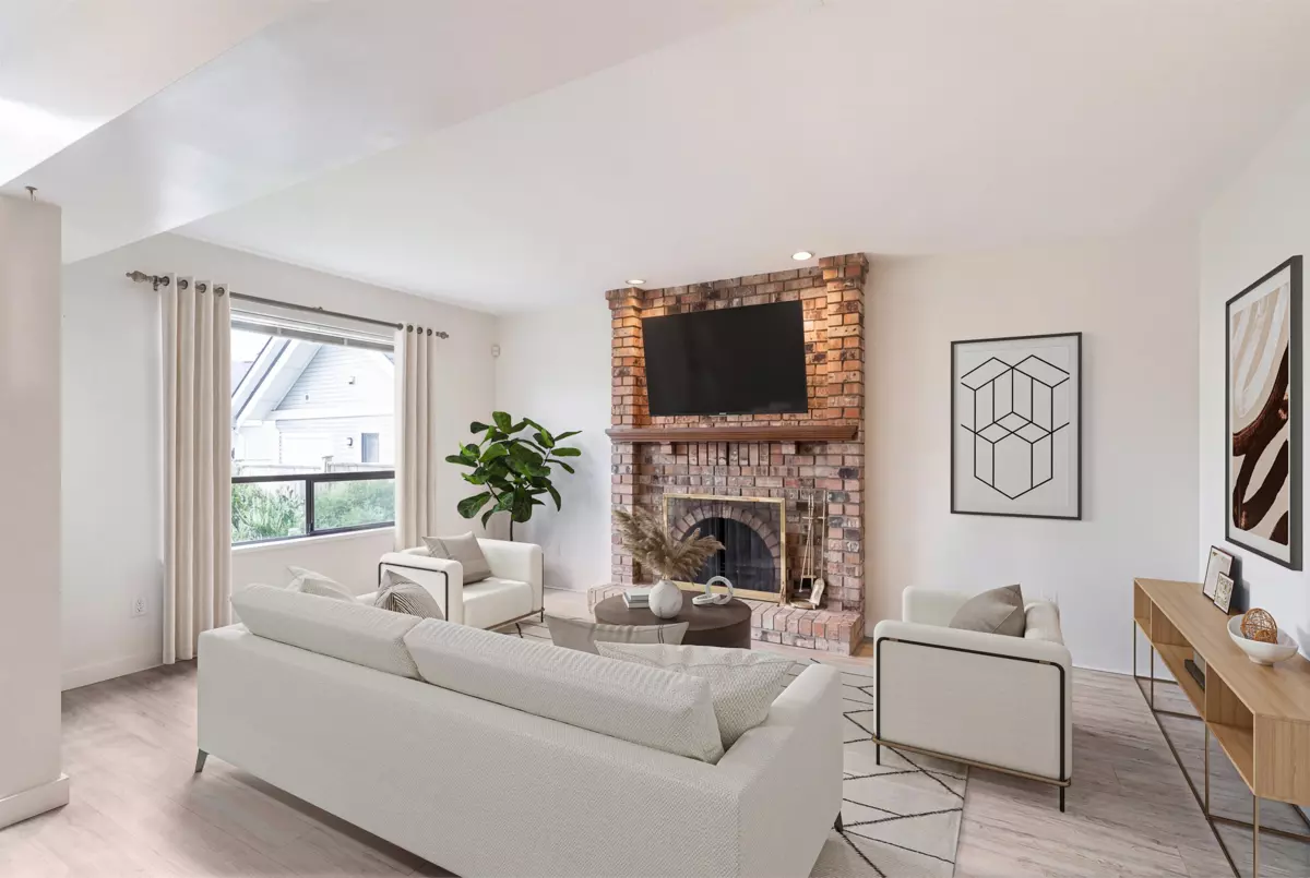 Living Room Photo of 2235 W 16th Avenue, Vancouver, BC
