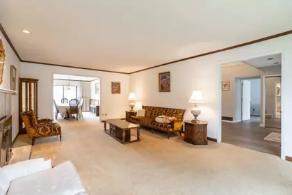 Entry Foyer Photo of 2235 W 16th Avenue, Vancouver, BC