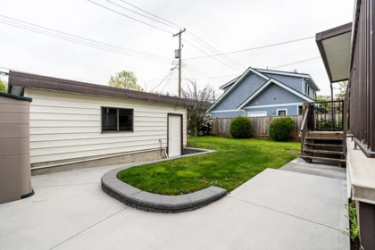 Garden / Landscaping Photo of 2235 W 16th Avenue, Vancouver, BC