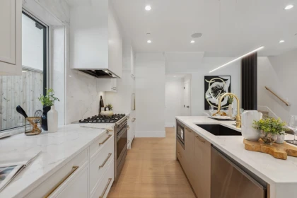 1 2244 E 11th Avenue, Vancouver, BC, Vancouver — Half Duplex for sale