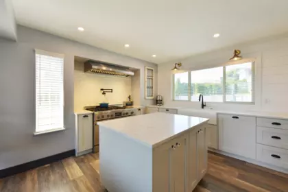 Kitchen Island Photo of 6289 187 Street, Surrey, BC