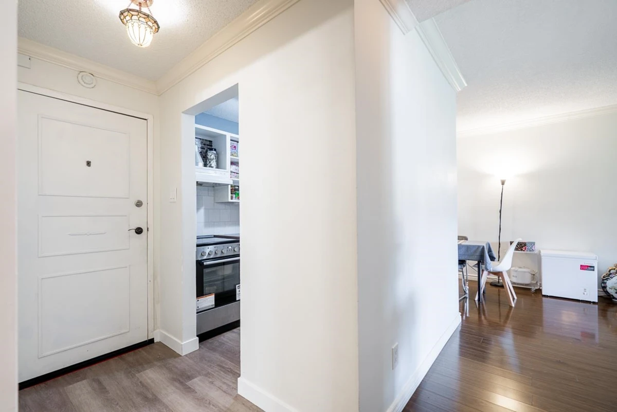 Dining Area Photo of 107 3411 Springfield Drive, Richmond, BC
