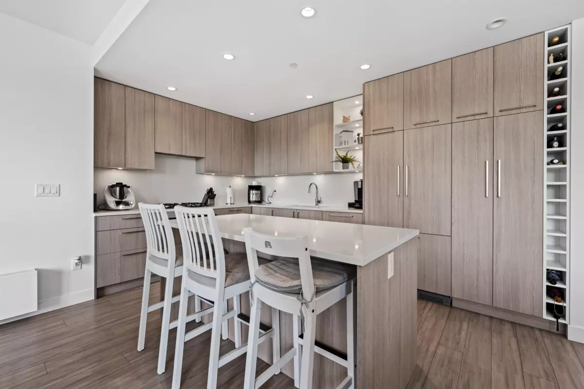 Dining Area Photo of 306 707 E 3rd Street, North Vancouver, BC