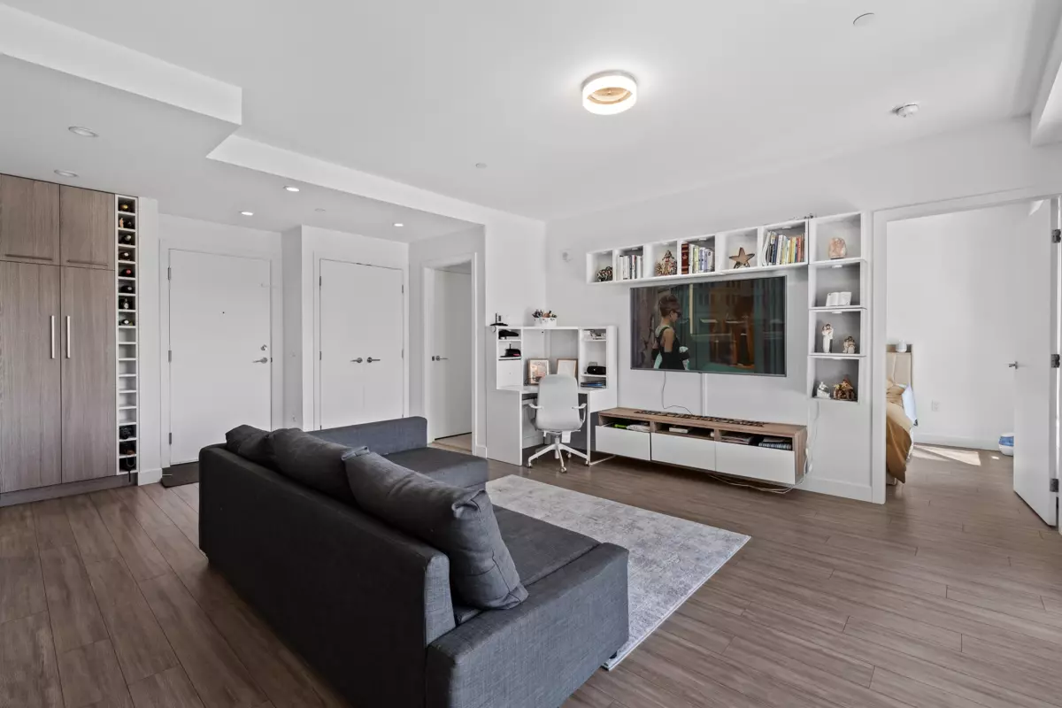 Family Room Photo of 306 707 E 3rd Street, North Vancouver, BC