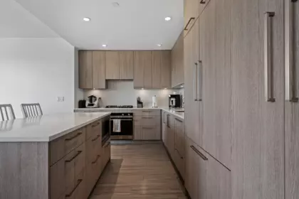 Kitchen Island Photo of 306 707 E 3rd Street, North Vancouver, BC