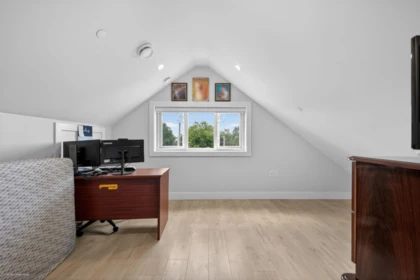 Entry Foyer Photo of 6749 Knight Street, Vancouver, BC