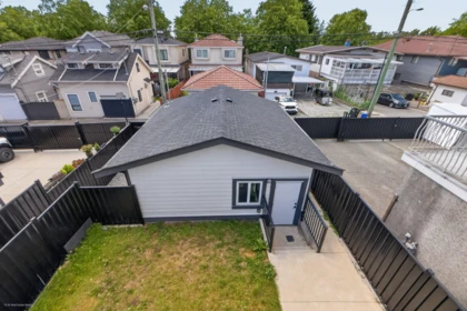 Laundry Room Photo of 6749 Knight Street, Vancouver, BC