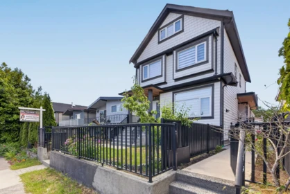Outdoor Kitchen Photo of 6749 Knight Street, Vancouver, BC
