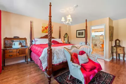 Powder Room Photo of 1223 Sunnyside Road, Gibsons, BC