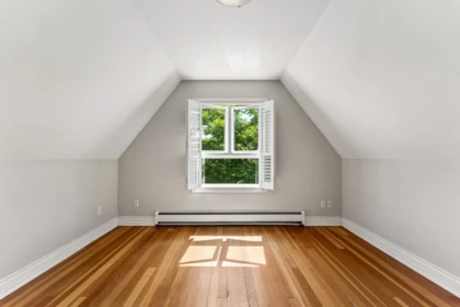 Mudroom Photo of 408 E 2nd Street, North Vancouver, BC
