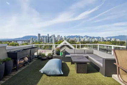 Hot Tub / Spa Photo of 103 933 W 8th Avenue, Vancouver, BC