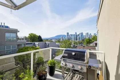Outdoor Patio Photo of 103 933 W 8th Avenue, Vancouver, BC
