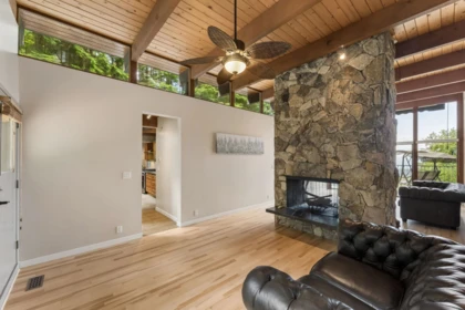 Breakfast Nook Photo of 550 Ventura Crescent, North Vancouver, BC