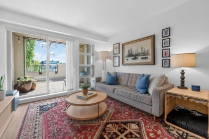 222 4550 Fraser Street, Vancouver, BC, Vancouver — Apartment/Condo for sale