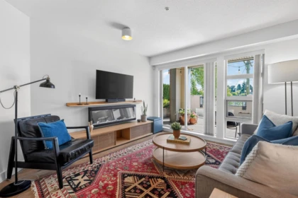 222 4550 Fraser Street, Vancouver, BC, Vancouver — Apartment/Condo for sale