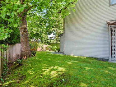 Garden / Landscaping Photo of 5837 Mayview Circle, Burnaby, BC