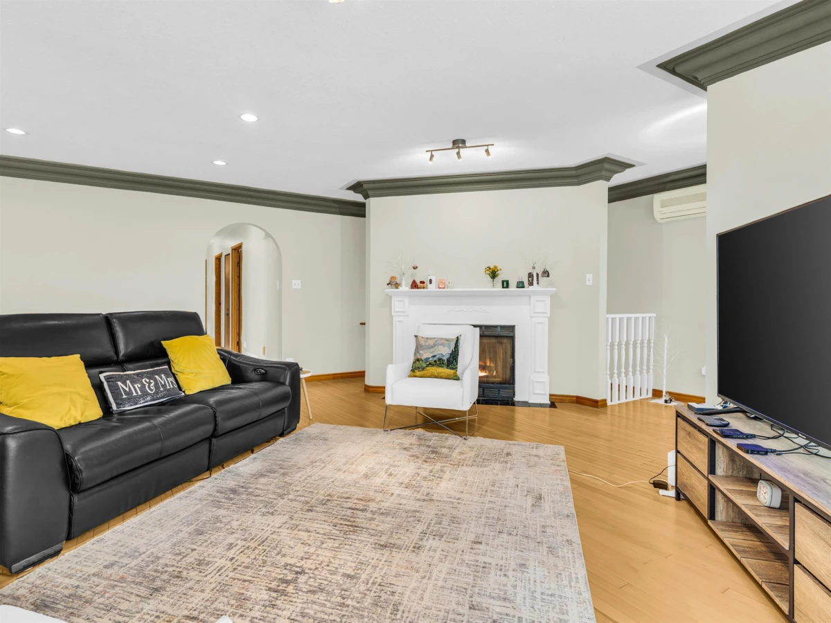 Living Room Photo of 1264 Lasalle Place, Coquitlam, BC