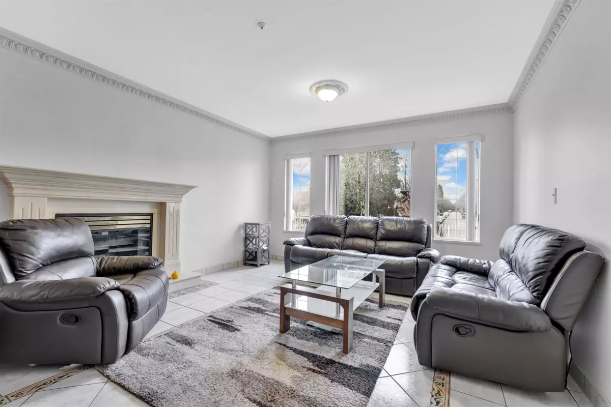 Living Room Photo of 3153 Parker Street, Vancouver, BC