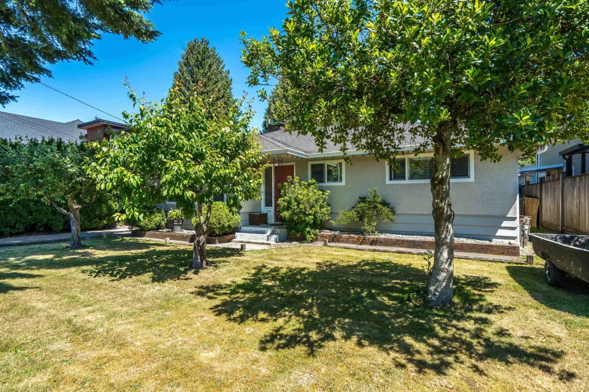 Family Room Photo of 8726 154b Street, Surrey, BC