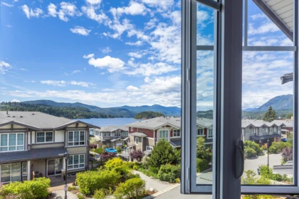 5946 Oldmill Lane, Sechelt, BC, Sechelt — Townhouse for sale