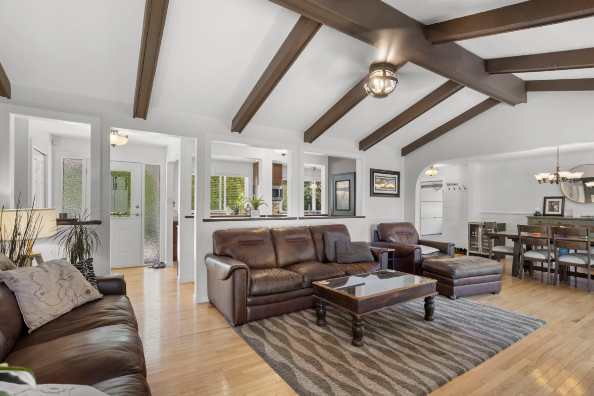 Dining Area Photo of 34629 Ascott Avenue, Abbotsford, BC