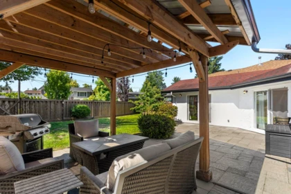 Outdoor Kitchen Photo of 34629 Ascott Avenue, Abbotsford, BC