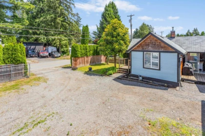 Kitchen Island Photo of 11155 Princess Street, Maple Ridge, BC