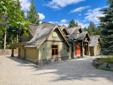 3012 Alpine Crescent, Whistler, BC, Whistler — Single Family Residence for sale