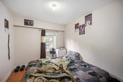 Entry Foyer Photo of 11860 75a Avenue, Delta, BC