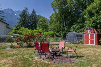 1491 Judd Road, Squamish, BC, Squamish — Half Duplex for sale