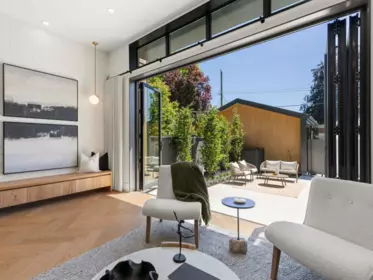 Breakfast Nook Photo of 2 3768 W 2nd Avenue, Vancouver, BC