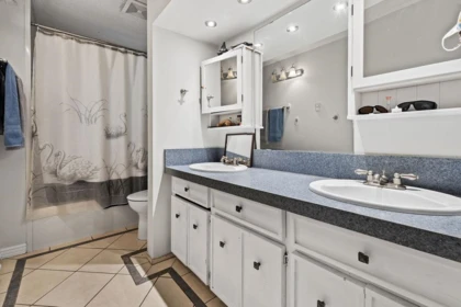 Entry Foyer Photo of 407 Dartmoor Drive, Coquitlam, BC
